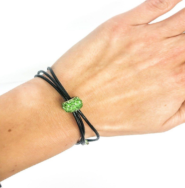 Handmade Teraka armband, typ 005, svart/grön