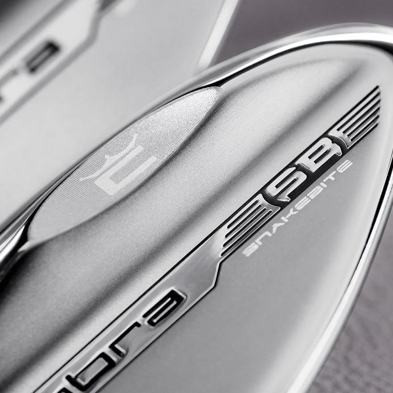 Cobra SNAKEBITE Silver Versatile herr wedge, stål