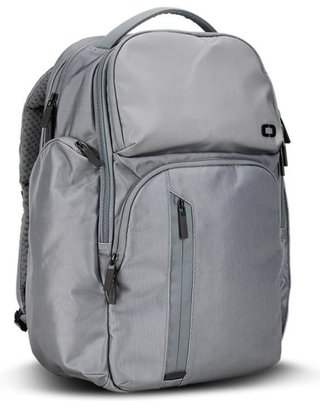 Ogio Pace Pro 25L ryggsäck, stormy weather