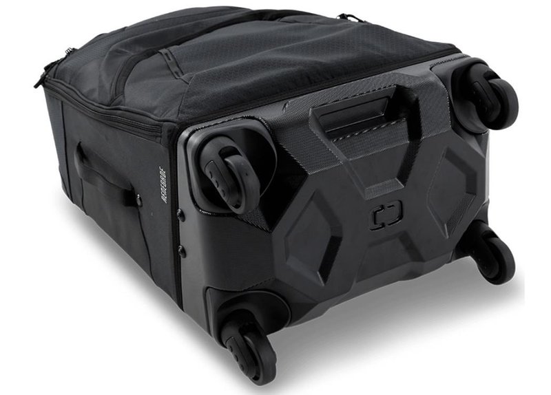 Ogio Renegade 22" 4-Wheel Travel Bag 33L golfbag, svart