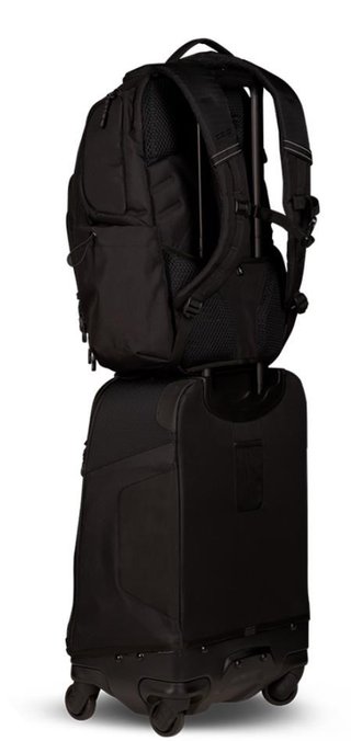 Ogio Renegade 22" 4-Wheel Travel Bag 33L golfbag, svart
