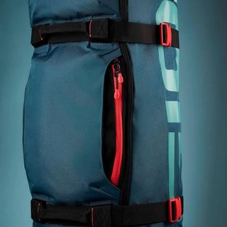 Ogio Alpha Mid travel bag, svart