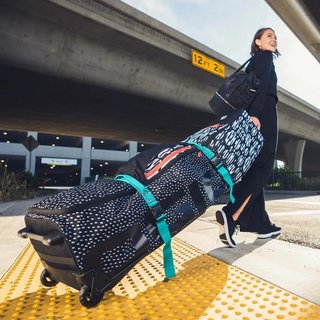 Ogio Alpha Mid travel bag, svart