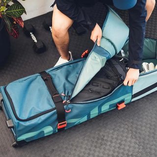 Ogio Alpha Mid travel bag, svart