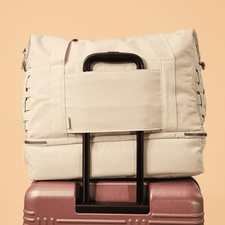 Ogio Rise Weekender Duffel 36L bag, vanilla creme