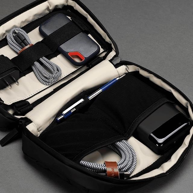 Ogio Pace Pro Tech Case 2L bag