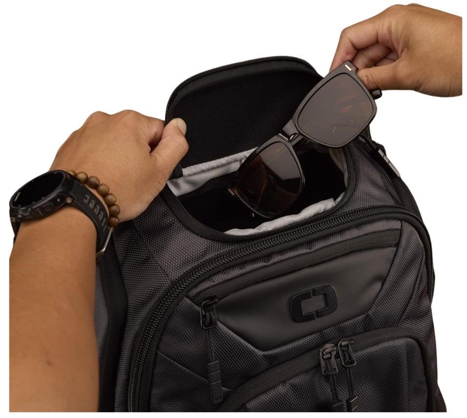 Ogio Renegade DNA 27L bag
