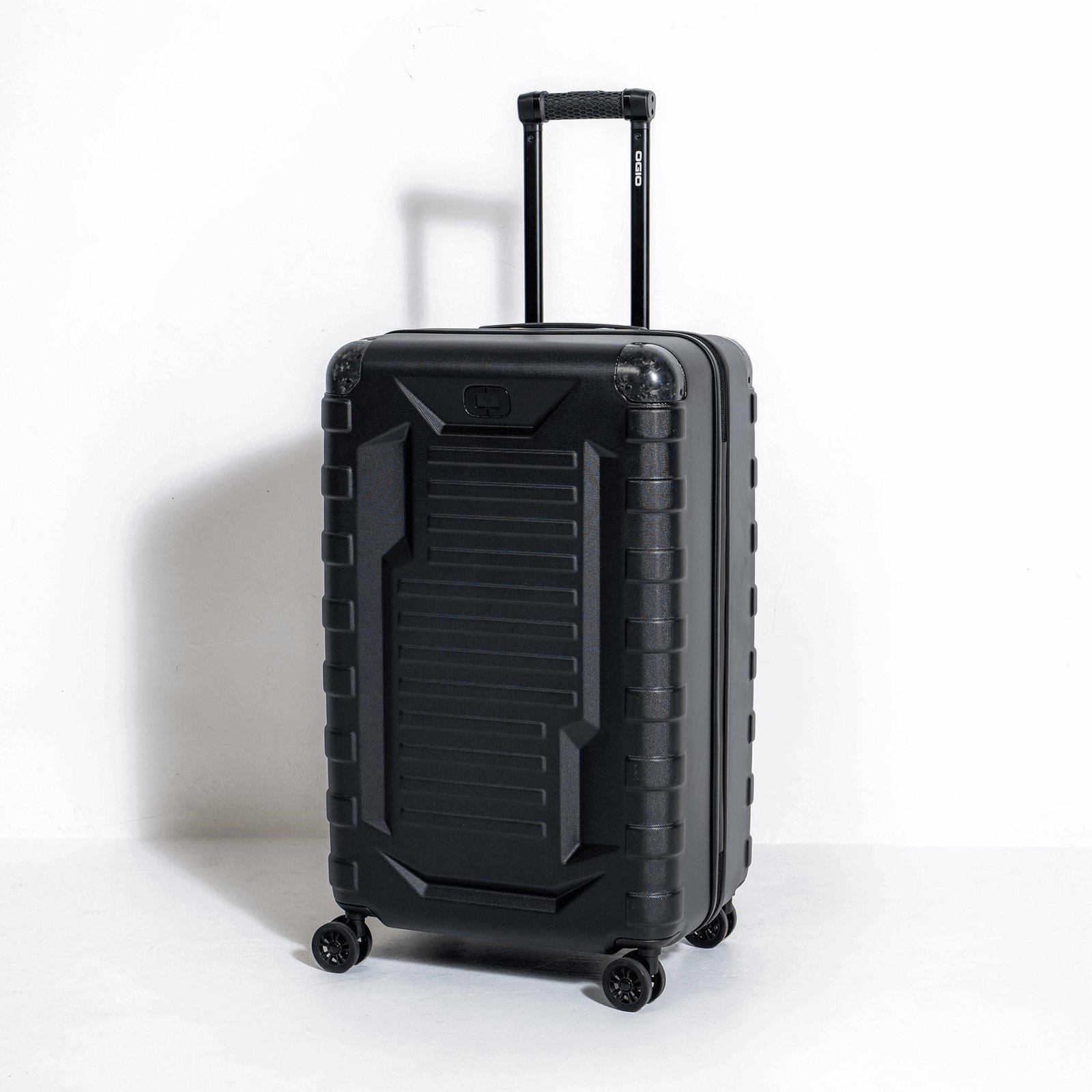 Ogio Renegade Vault Checked Luggage 95L bag, svart