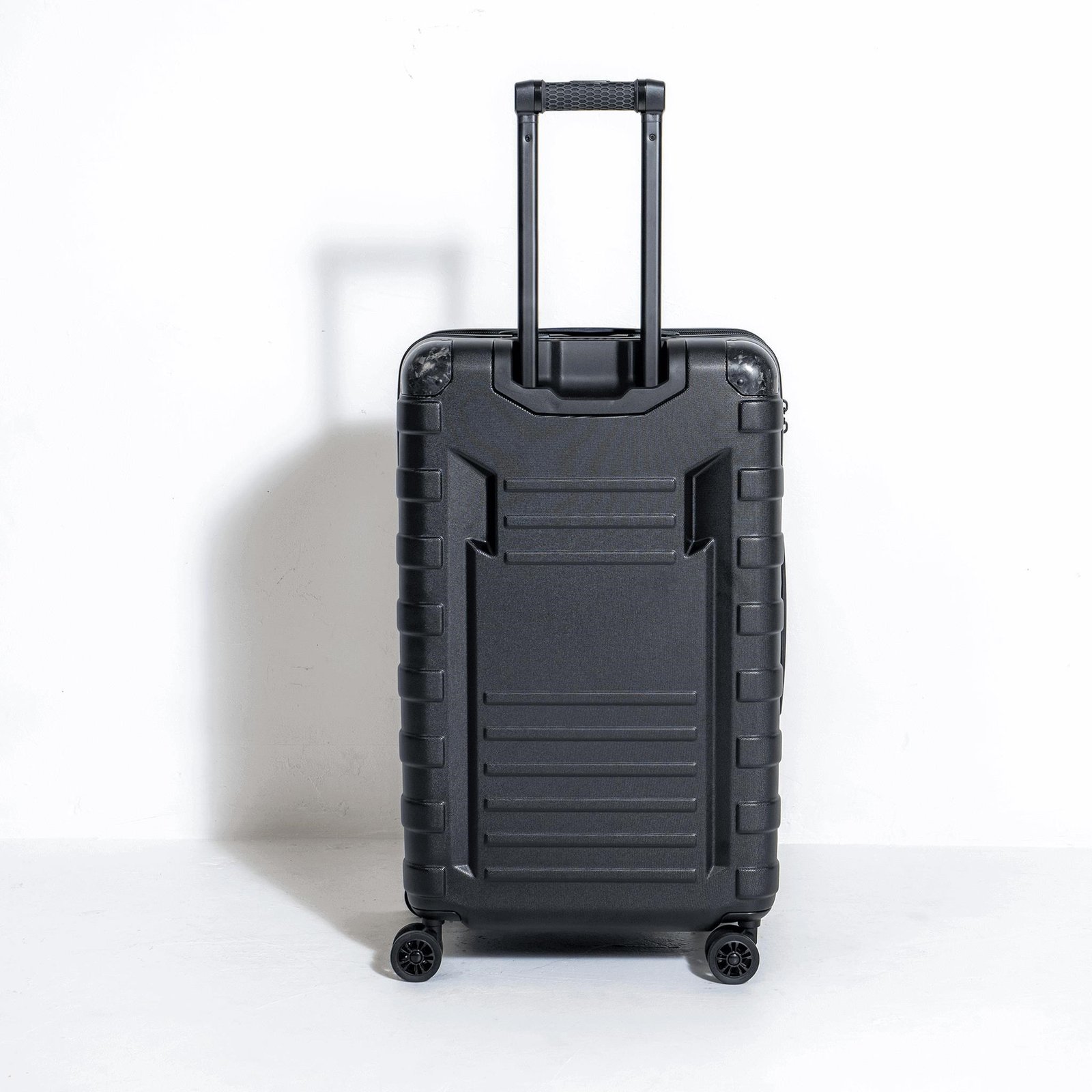 Ogio Renegade Vault Checked Luggage 95L bag, svart