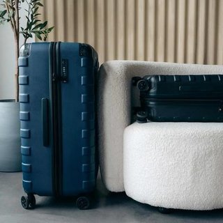 Ogio Renegade Vault Checked Luggage 95L bag, svart