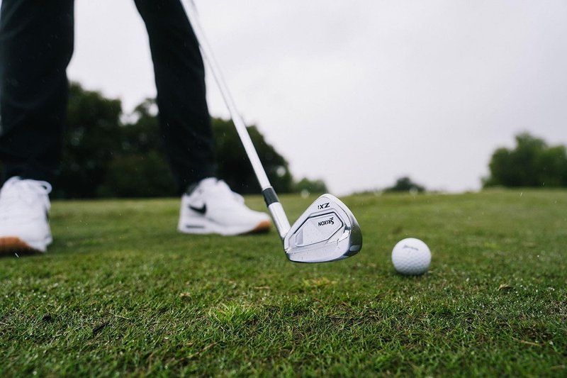 Srixon ZXi5 herr järn, stål
