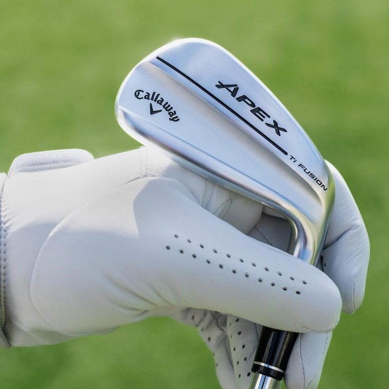 Callaway Apex Ti Fusion Plated herr järn, grafit