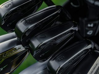 TaylorMade Qi Gunmetal Edition herr järnset, stål