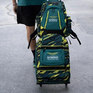 Ogio Ogio Alpha Layover Aston Martin F1 Team 40-44L bag, grön