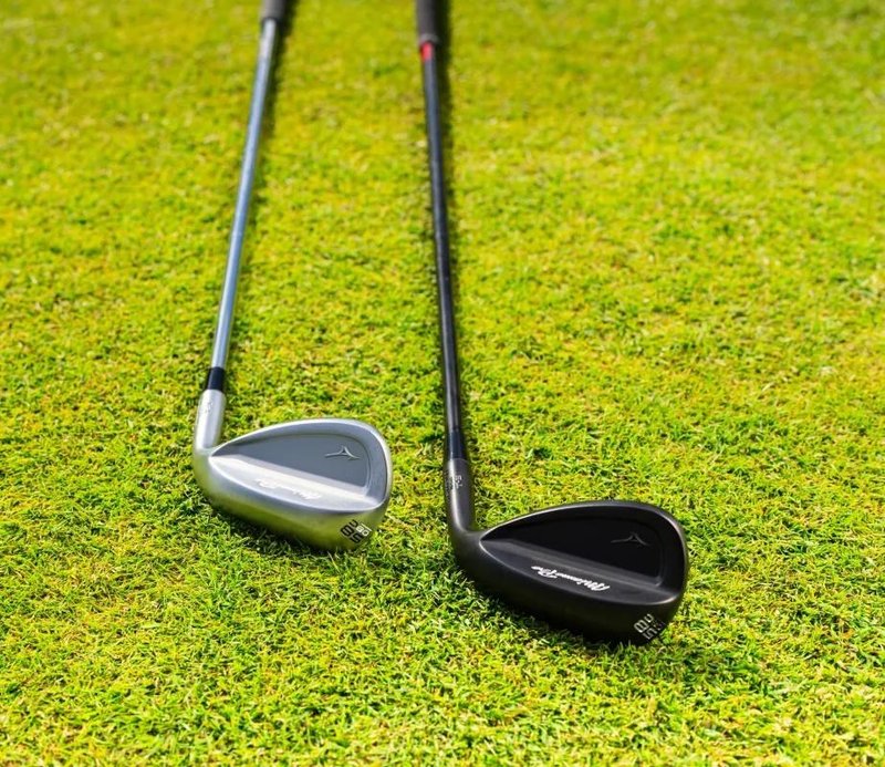Mizuno Pro T-3 Black wedge, stål