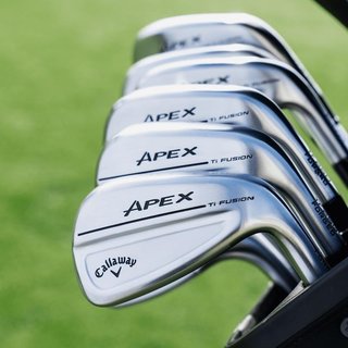Callaway Apex Ti Fusion 250 Plated herr järn, grafit