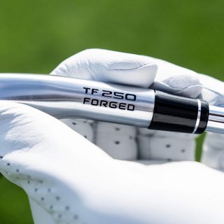 Callaway Apex Ti Fusion 250 Plated herr järn, grafit