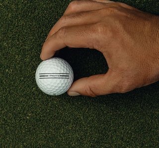 Titleist Pro V1x Left Dash AIM Enhanced golfbollar