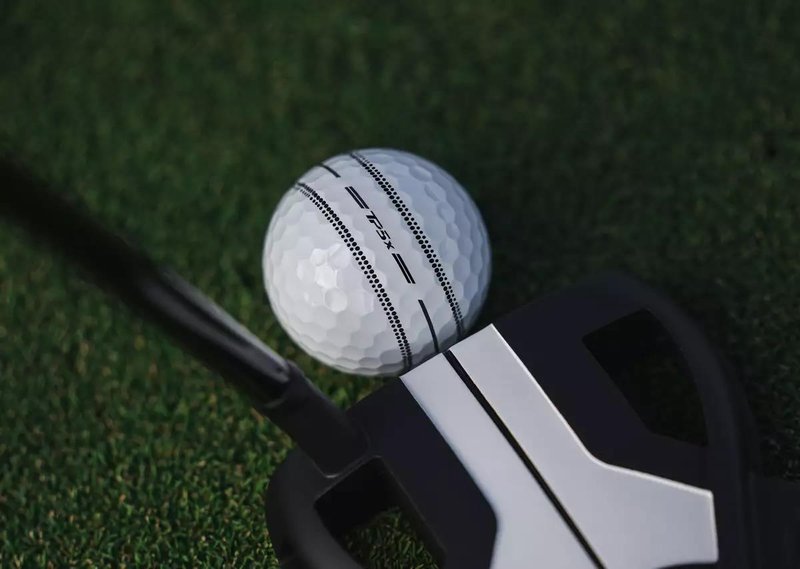 TaylorMade TP5x Stripe golfbollar