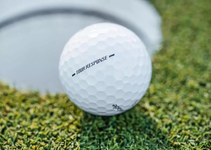TaylorMade Tour Response Stripe golfbollar