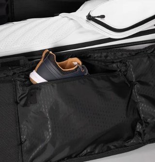 Ogio Pace travel bag, svart