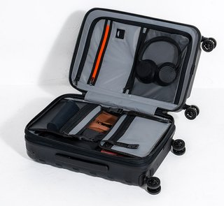 Ogio Renegade Vault carry-on bag, vit