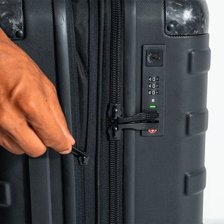Ogio Renegade Vault carry-on bag, vit