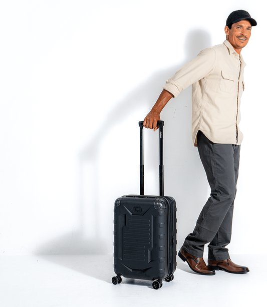 Ogio Renegade Vault carry-on bag, vit