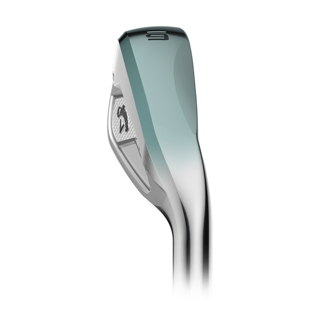 Callaway Elyte X tri-sole design for turf interaction
