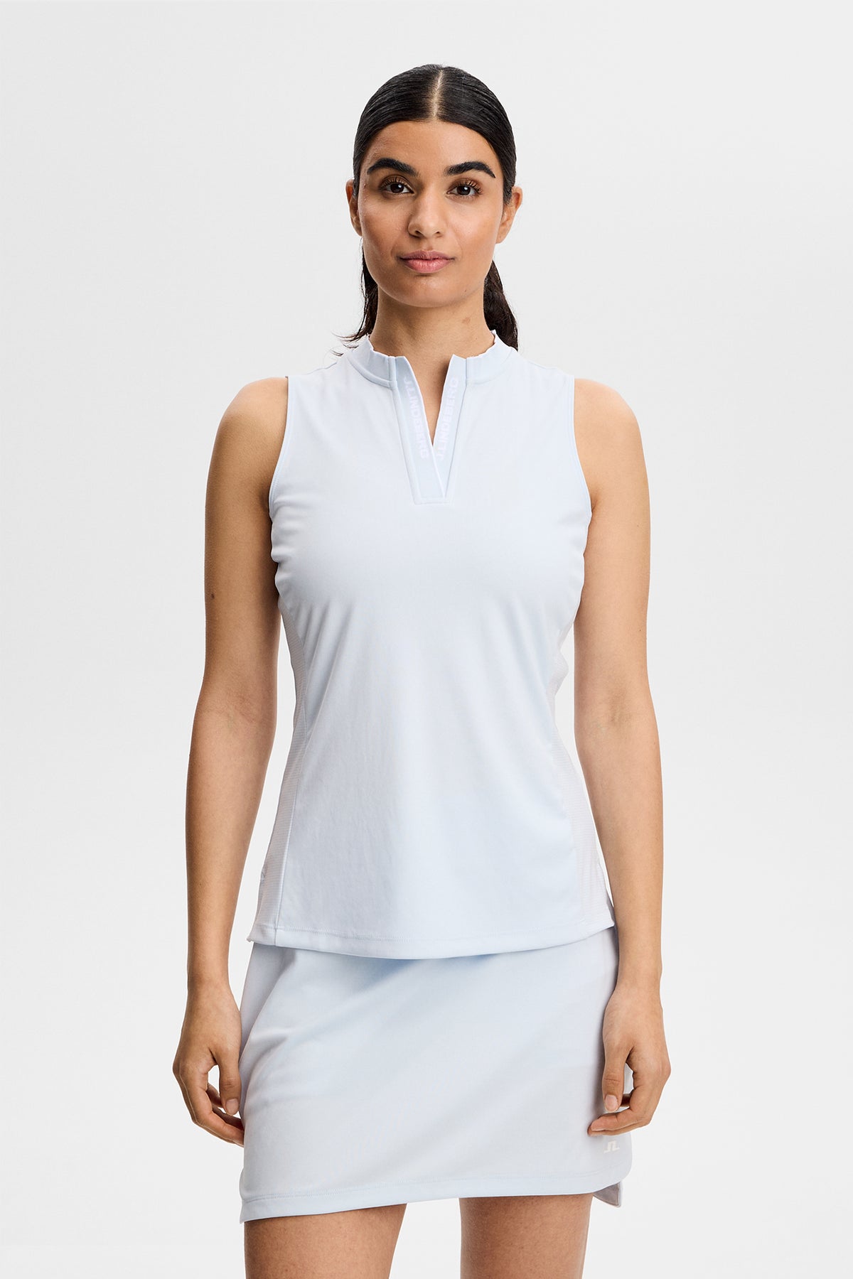 J.Lindeberg Leya Sleeveless Top Skywriting - framifrån med jacquardmönstrad ribbkrage