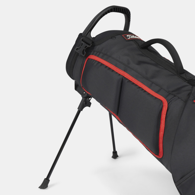 Utfällbara mini-ben på Titleist Premium bärbag