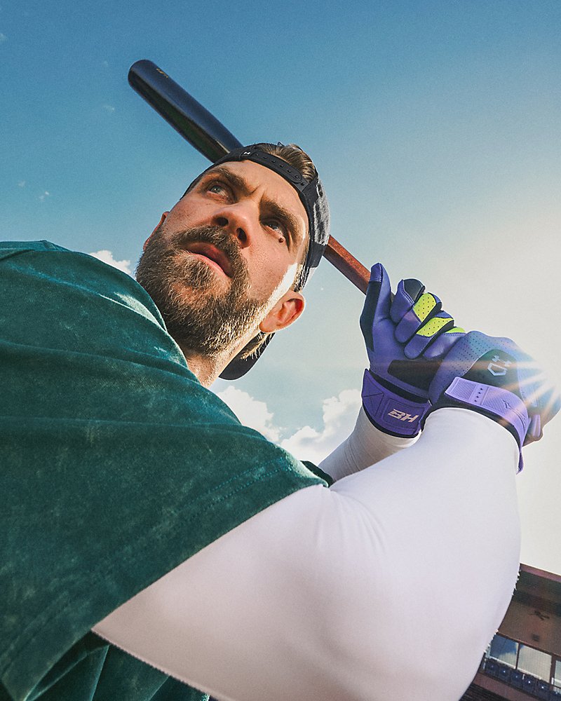Under Armour HeatGear Compression Long Sleeve – i action som visar raglanärmens rörelseomfång