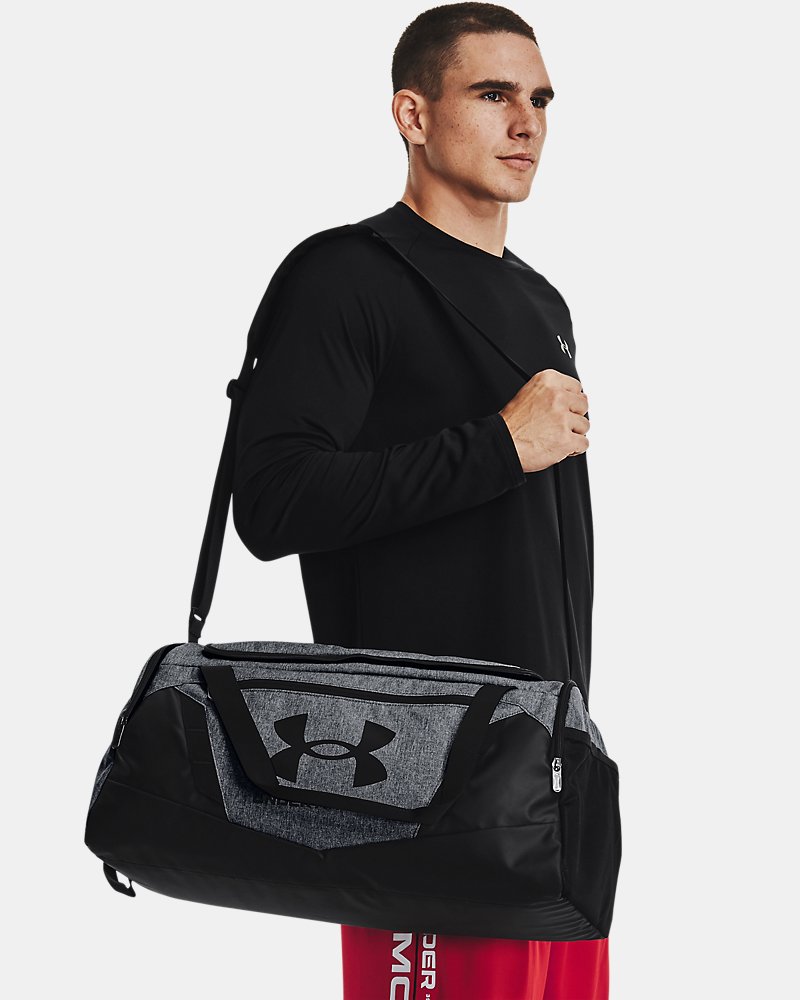 Under Armour Undeniable 5.0 Liten Duffelväska struktur och hållbarhet