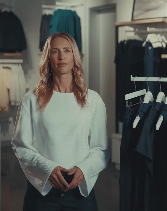 Moveknit Resilience Ankle Pant tyg och passform detaljvideo förhandsvisning