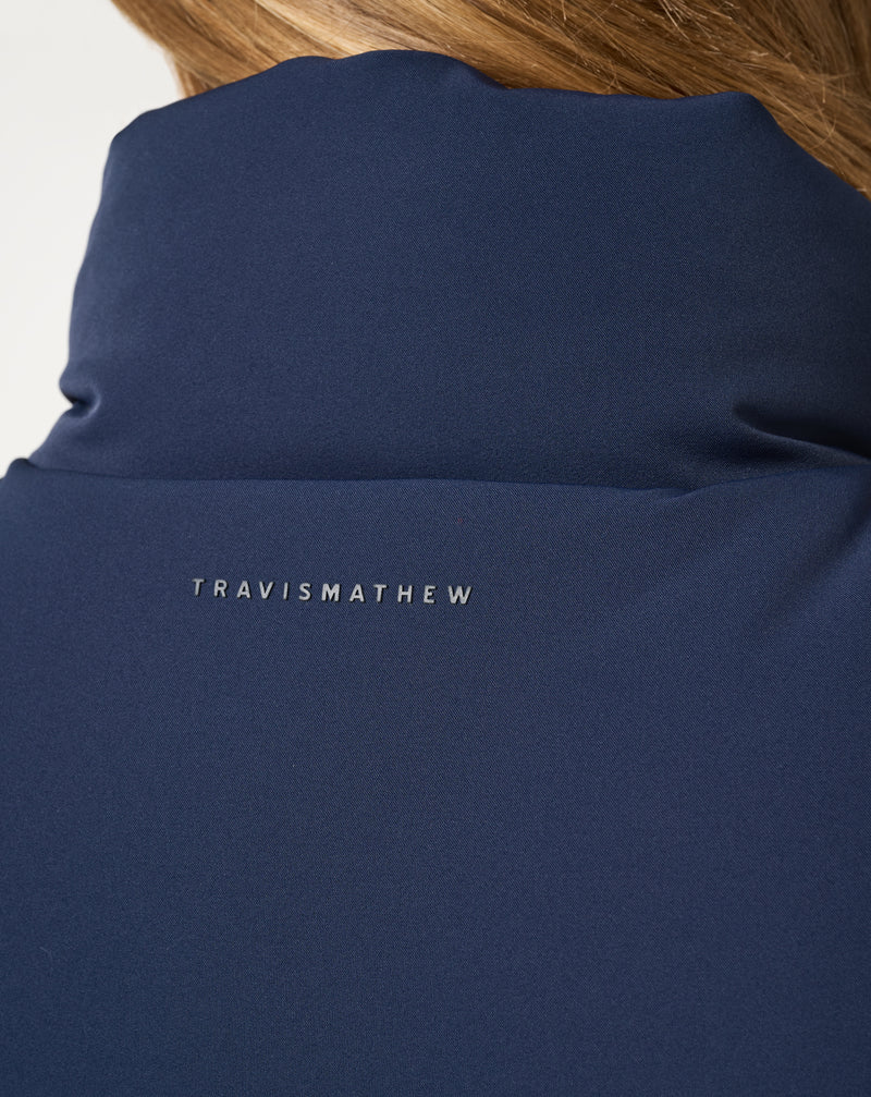 Travis Mathew Moontide Bonded Vest 2.0 – justerbar dragsko i nederkant och dragkedjefickor