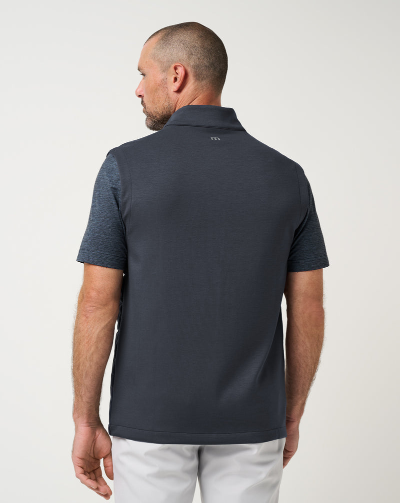 Travis Mathew Point Of Sail Vest – detalj av quiltad polyfill frontpanel