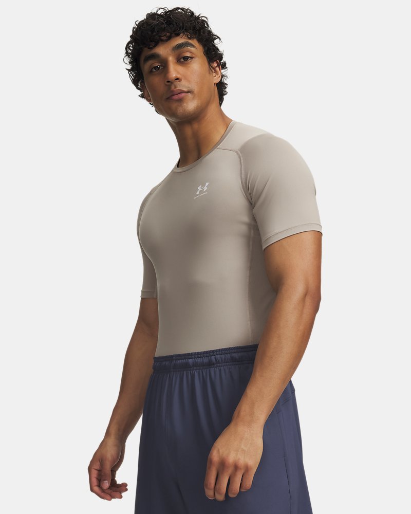 Under Armour HeatGear kompressionsskjorta framifrån – Timberwolf Taupe