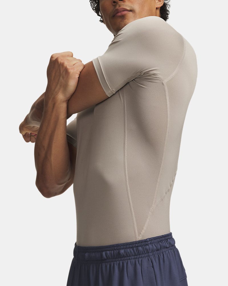 Under Armour HeatGear kompressionsskjorta sidodetalj – nätventilationspaneler