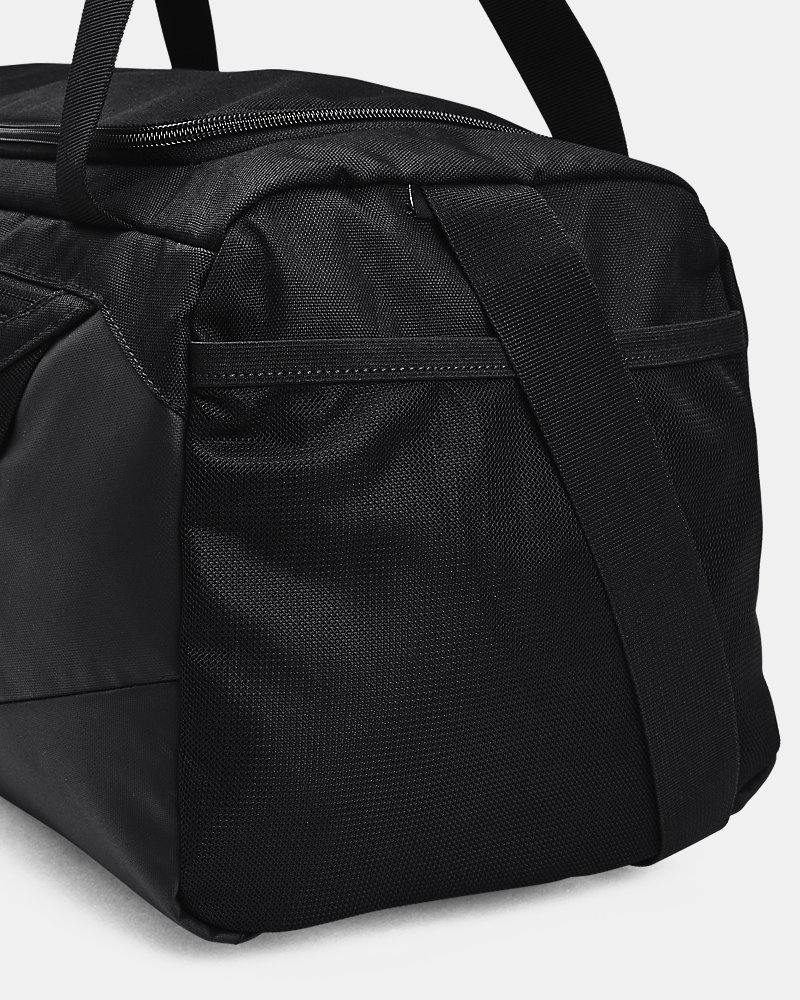 Ventilerad sko- och tvättficka på UA Undeniable 5.0 XS Duffle Bag